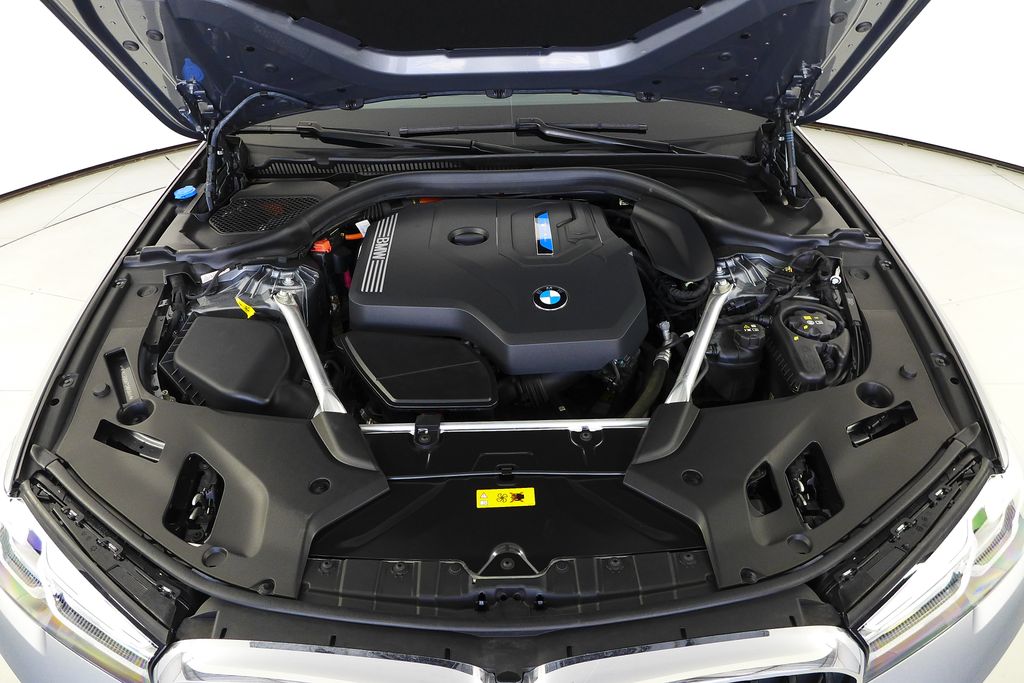 Thumbnail: 2023 BMW 5 Series - 6