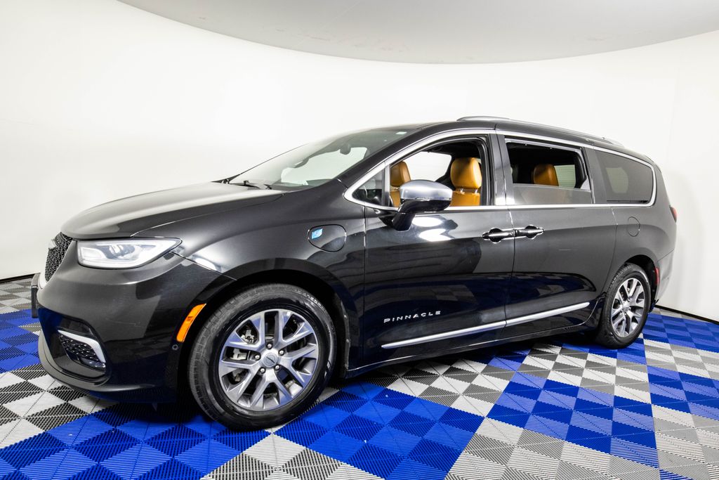 Brilliant Black Crystal Pearlcoat 2021 Chrysler Pacifica Hybrid Minivan Front-Wheel Drive Continuously Variable Transmission