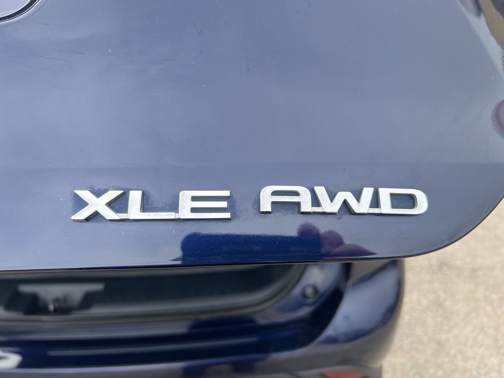 2021 Toyota Highlander XLE photo