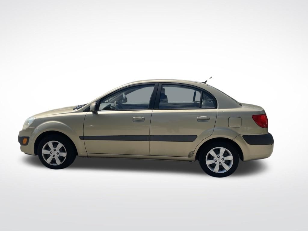 Used 2008 Beige Kia LX image 8