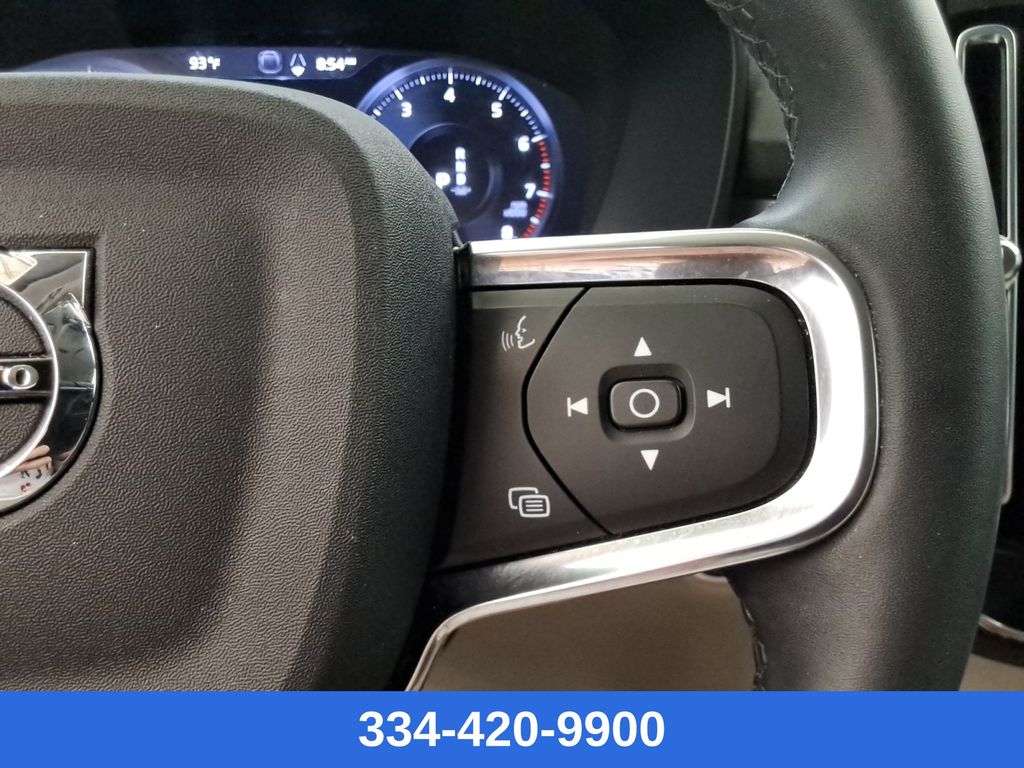 used 2022 Volvo XC40 car, priced at $19,799