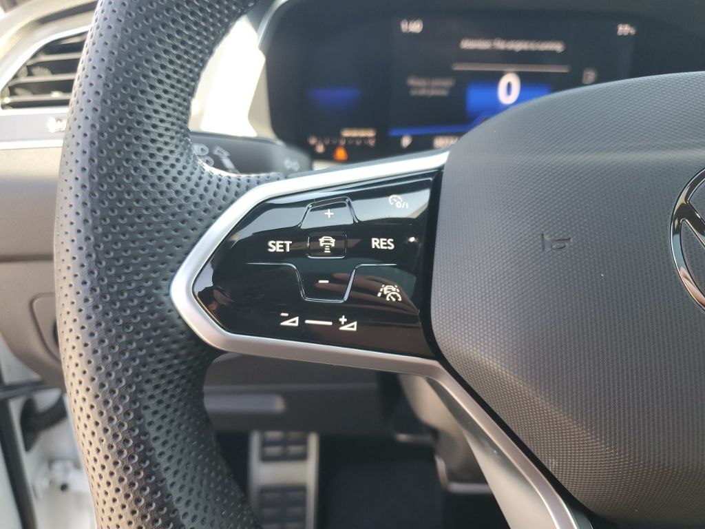 Used Car 2022 Volkswagen Tiguan  2.0t Se R-line Black For Sale Under $25,000 In Austin, Texas