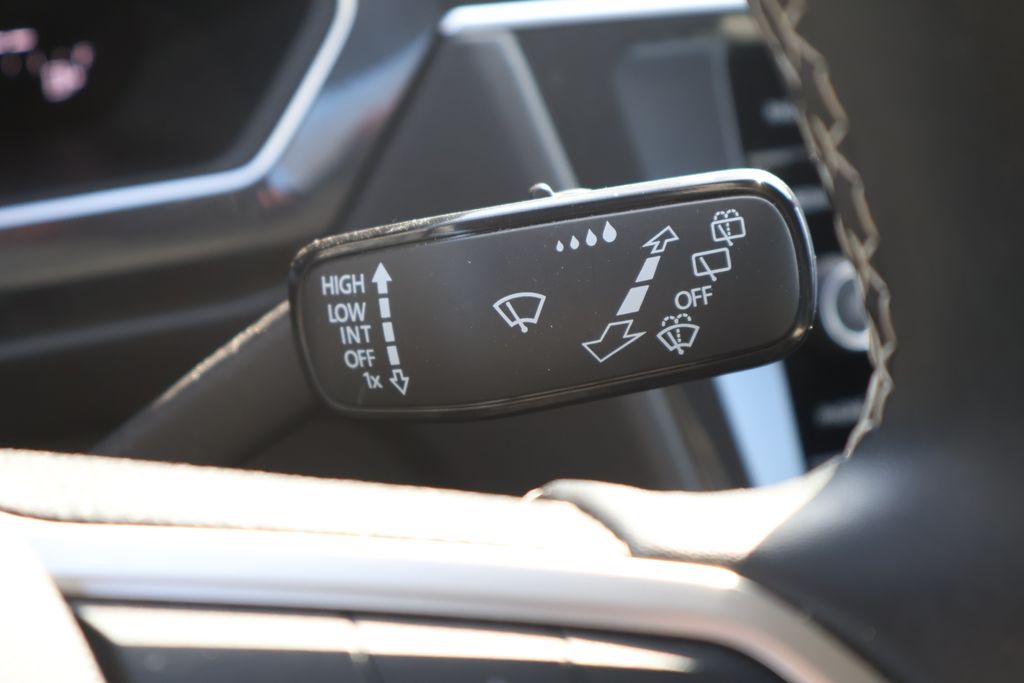 Thumbnail: 2024 Volkswagen Tiguan - 24