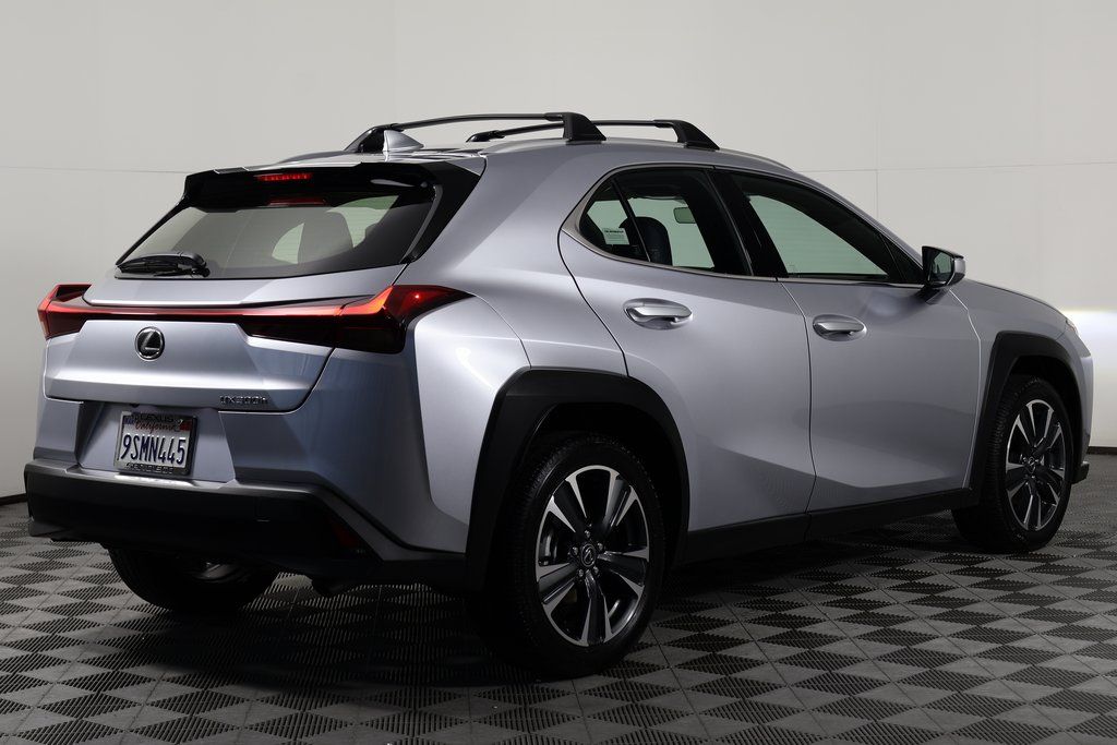 Thumbnail: 2025 Lexus UX - 4