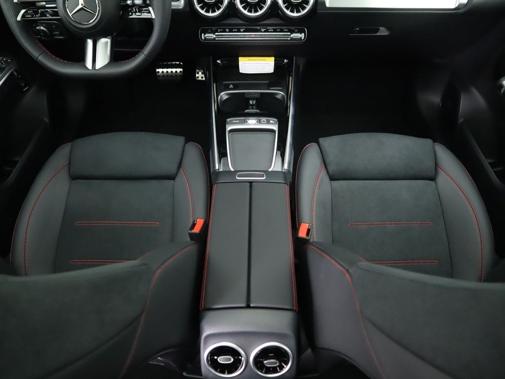 2025 Mercedes-Benz GLB 250 18