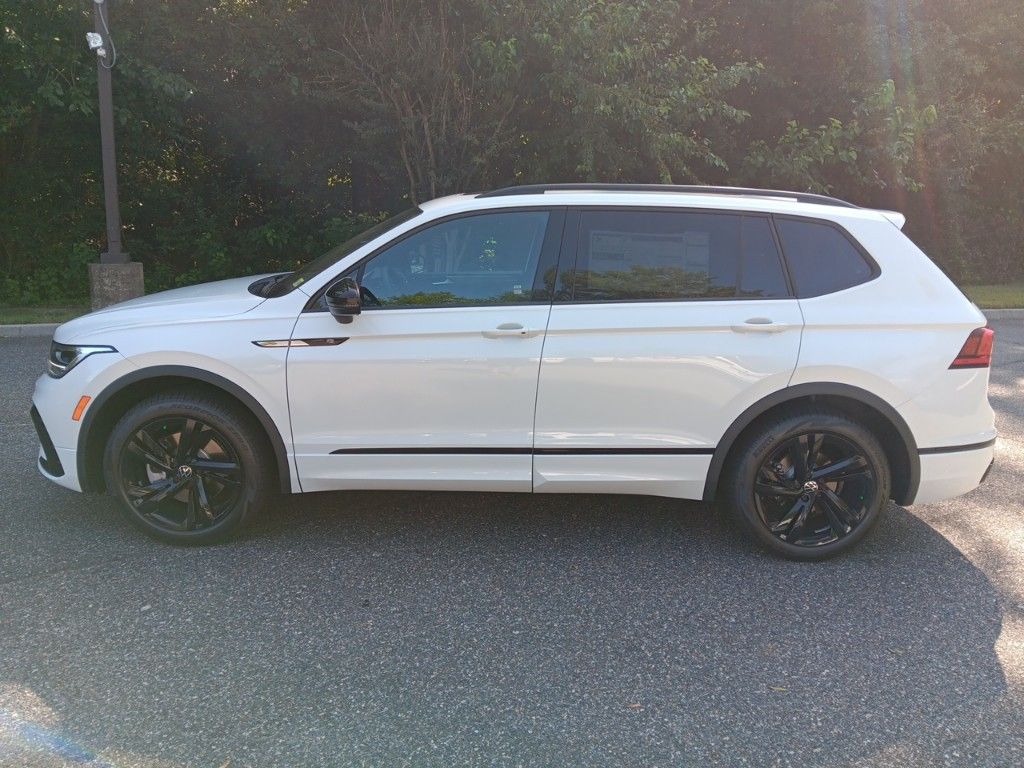 2024 Volkswagen Tiguan 2.0T SE R-Line Black 2