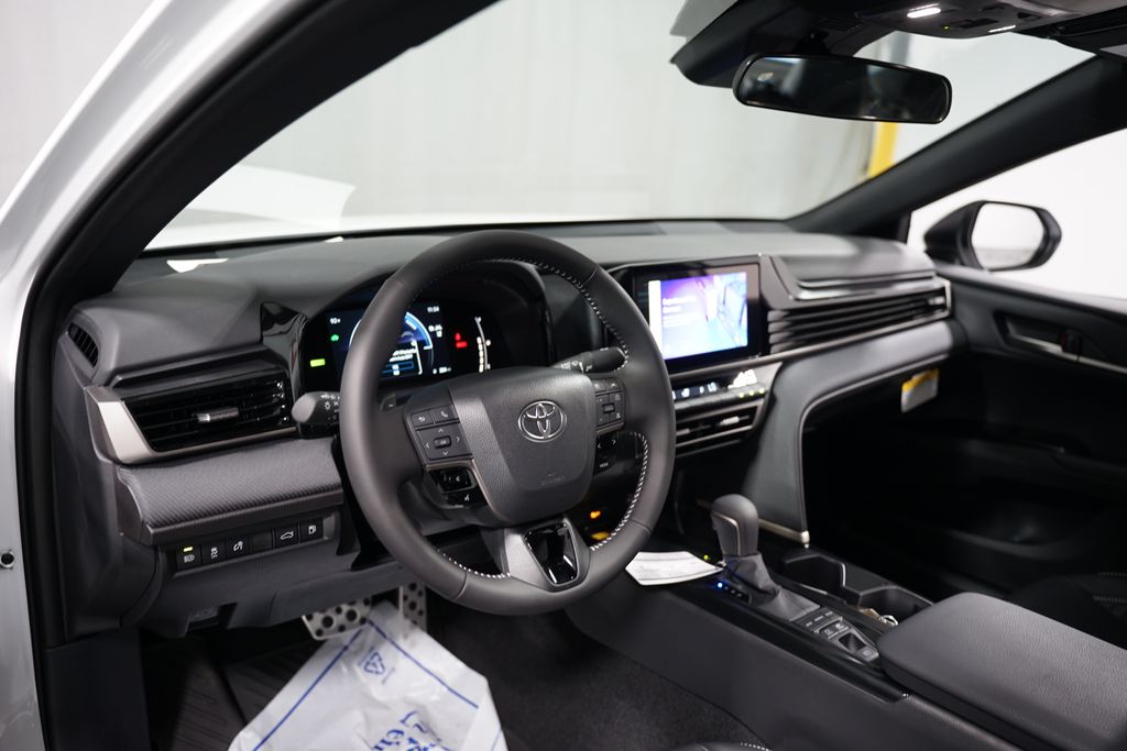 Thumbnail: 2025 Toyota Camry - 11
