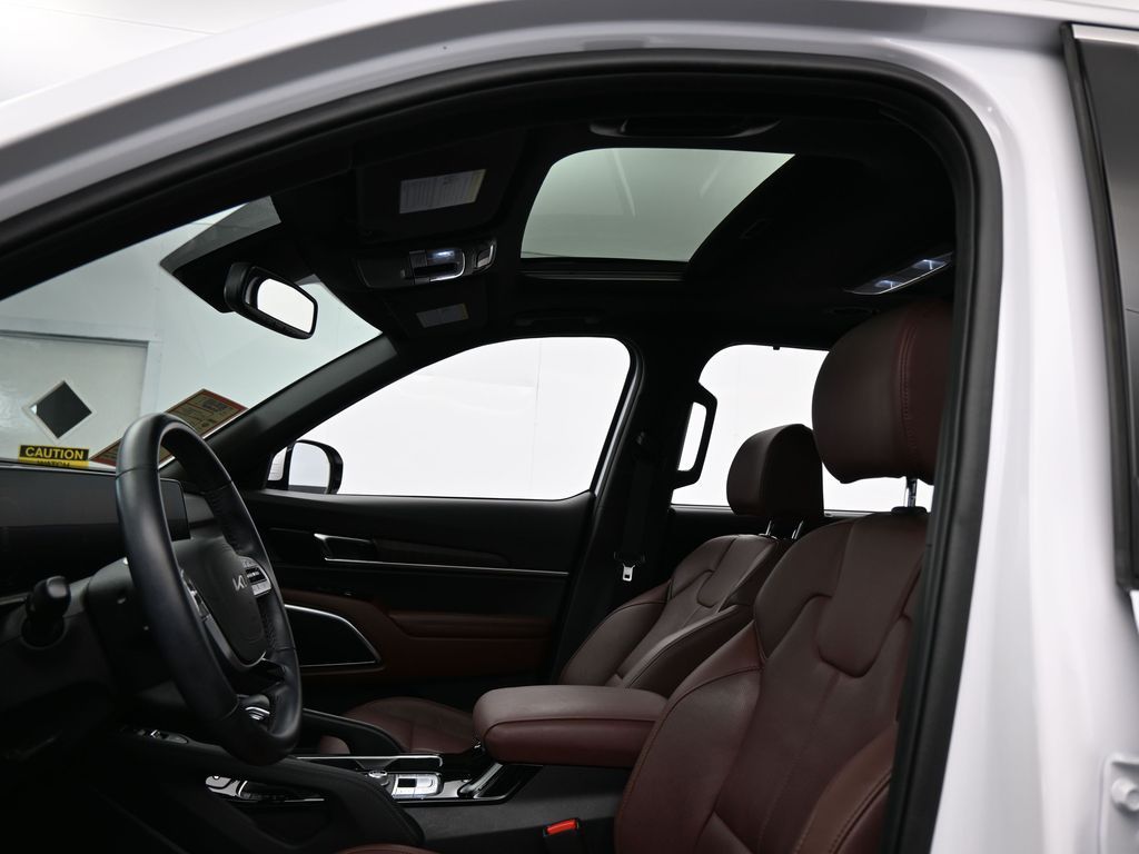 Used 2023 Glacial White Pearl Kia SX image 11