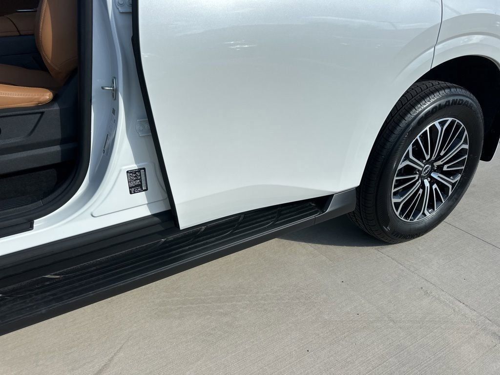 2025 Aspen White Tricoat Nissan Armada SL RWD SUV