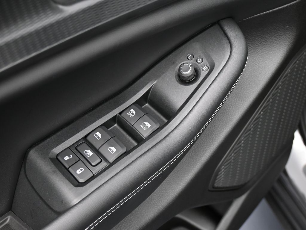 New 2025 Baltic Gray Metallic Clearcoat Jeep Altitude X image 17