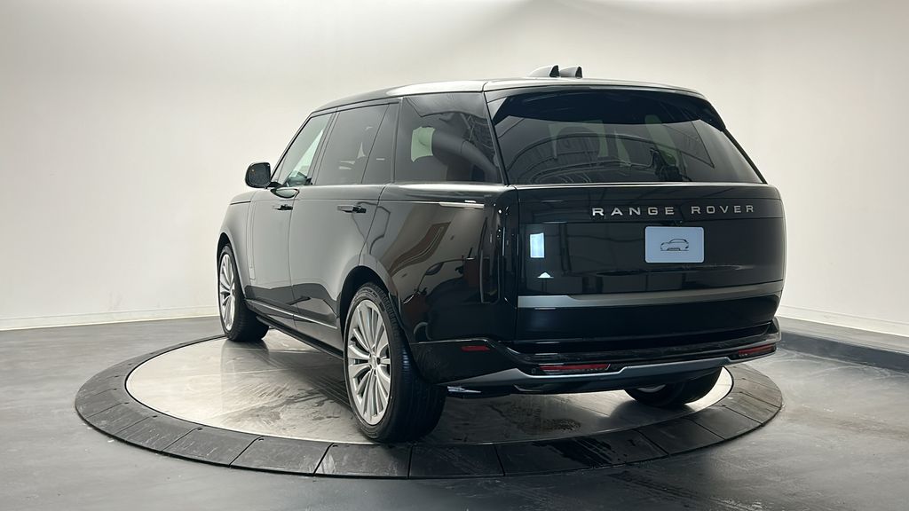 2025 Land Rover Range Rover SE 3