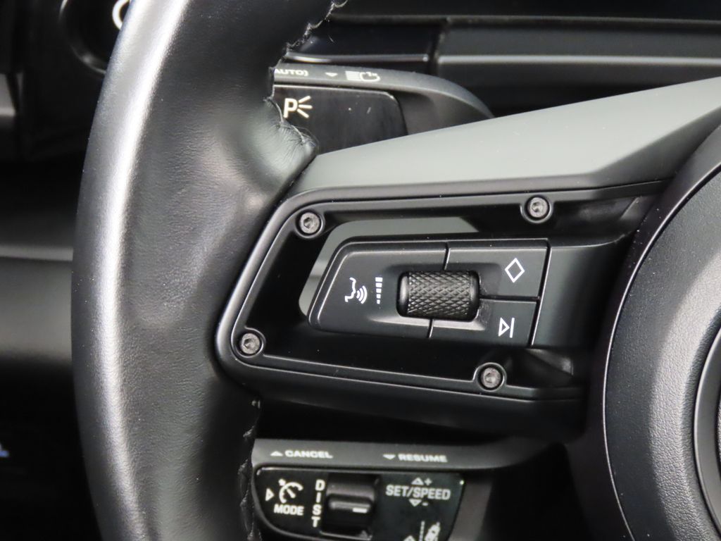 Thumbnail: 2024 Porsche Macan - 20