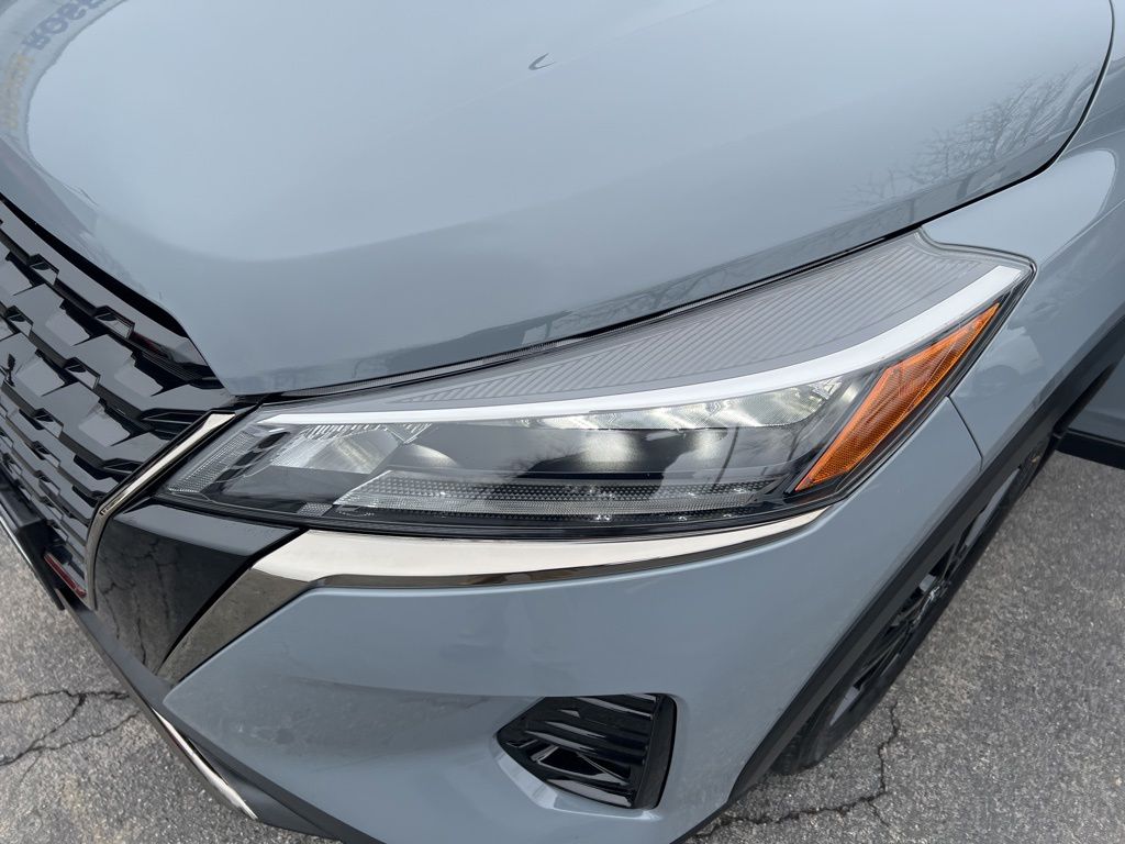 2024 Nissan Kicks SR photo