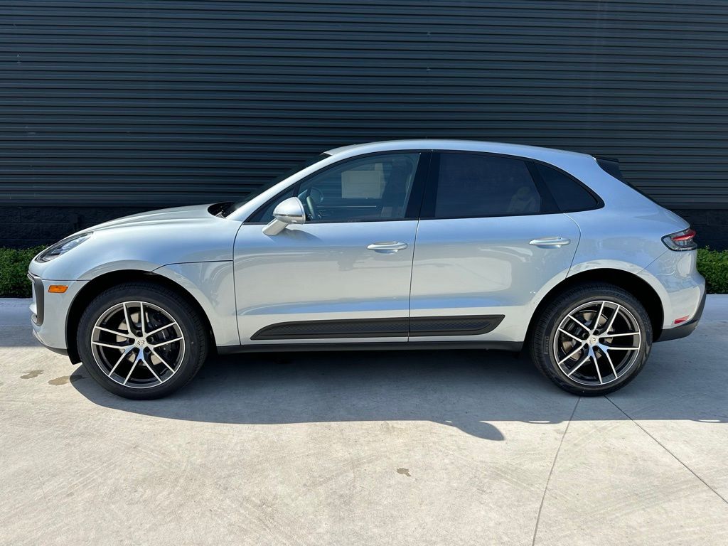 Thumbnail: 2025 Porsche Macan - 2