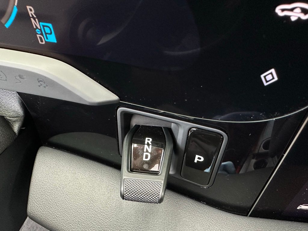 Thumbnail: 2025 Porsche Taycan - 26