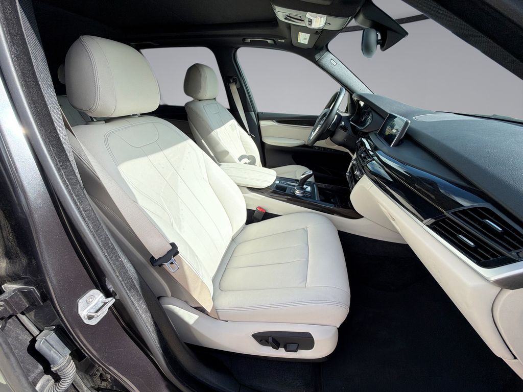 Thumbnail: 2018 BMW X5 - 16