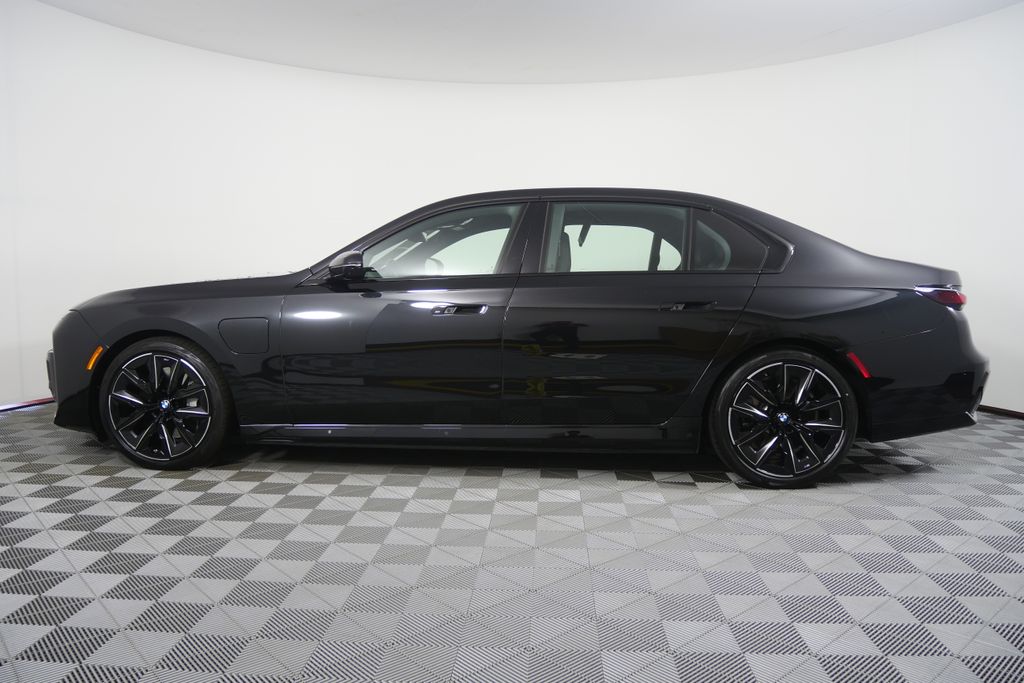 Thumbnail: 2026 BMW 7 Series - 6