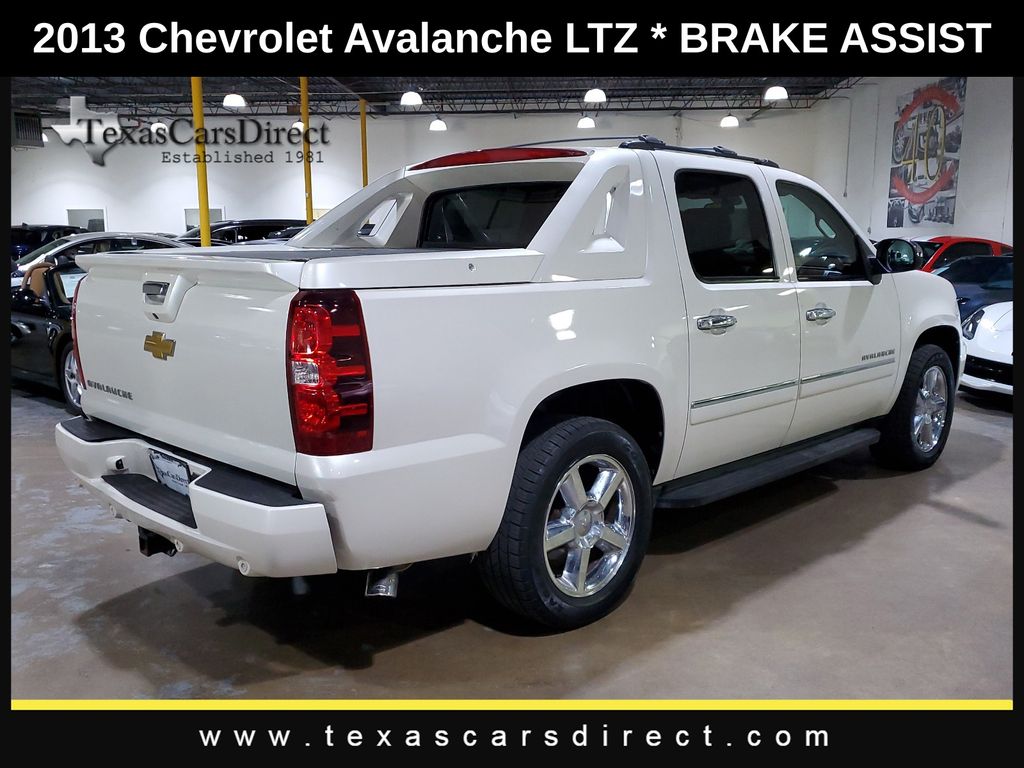 2013 Chevrolet Avalanche 1500 LTZ 10