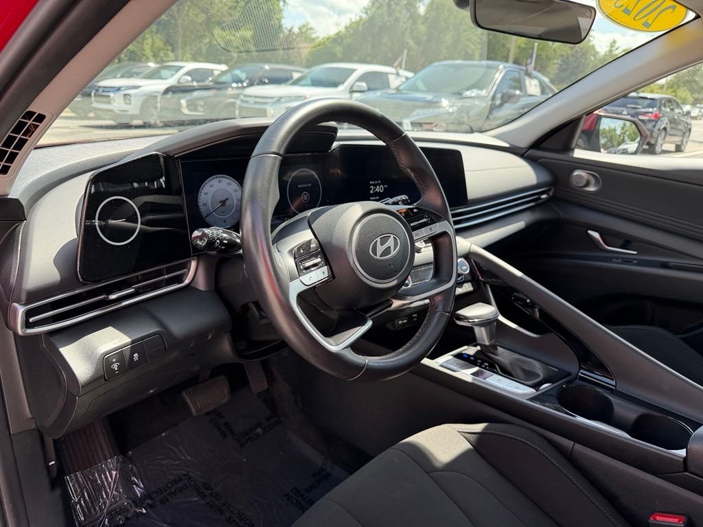Used 2025 Hyundai Elantra Sedan