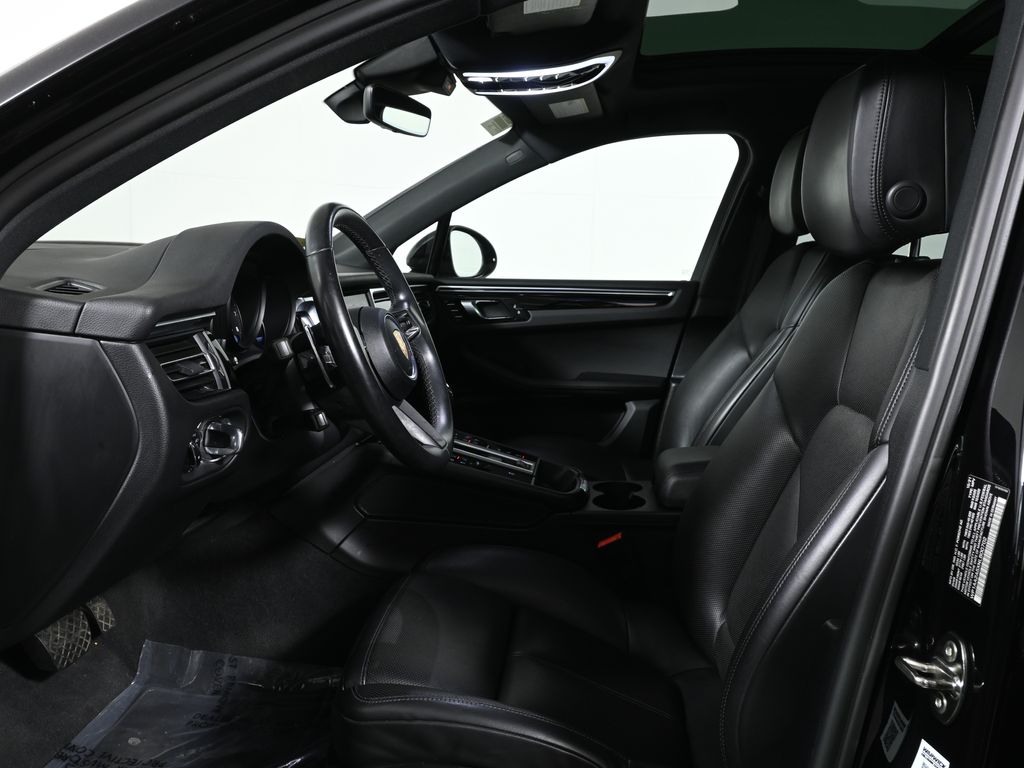 Thumbnail: 2022 Porsche Macan - 5