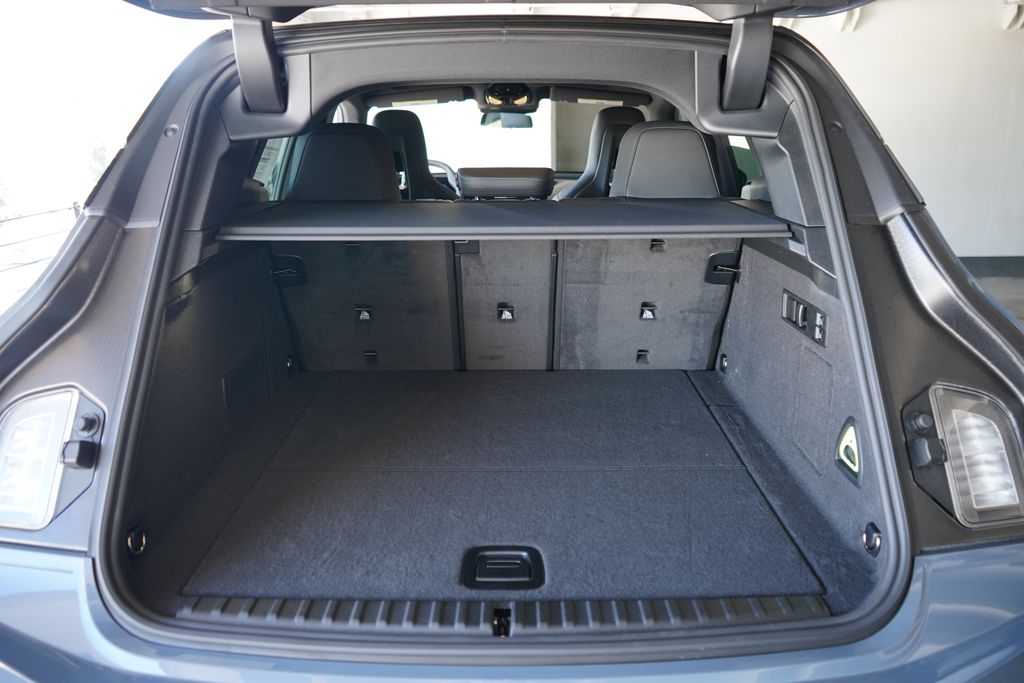 Thumbnail: 2026 BMW iX - 21