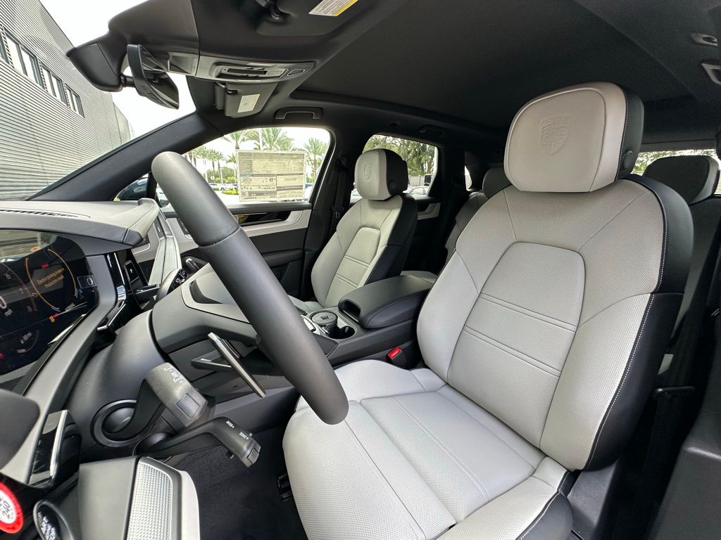 Thumbnail: 2025 Porsche Cayenne - 5