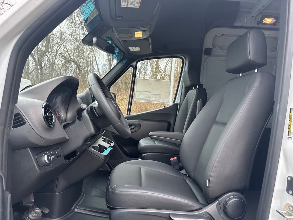 2025 Mercedes-Benz Sprinter 2500 Cargo 144 WB - 8