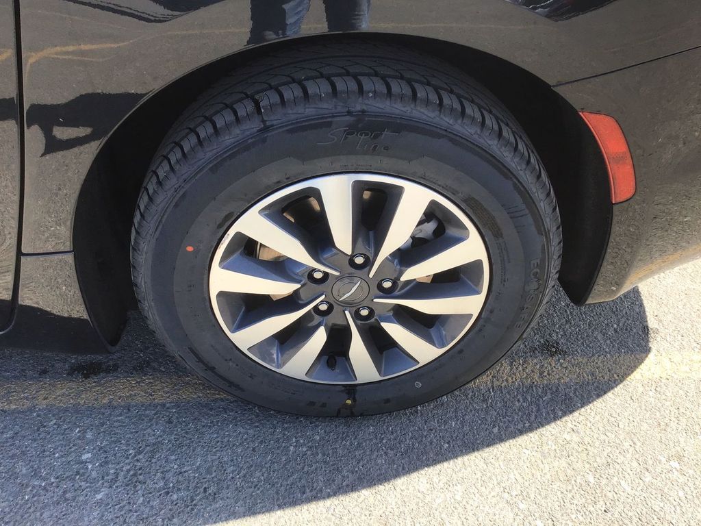 2024 Chrysler Pacifica PHEV Select - Photo 10