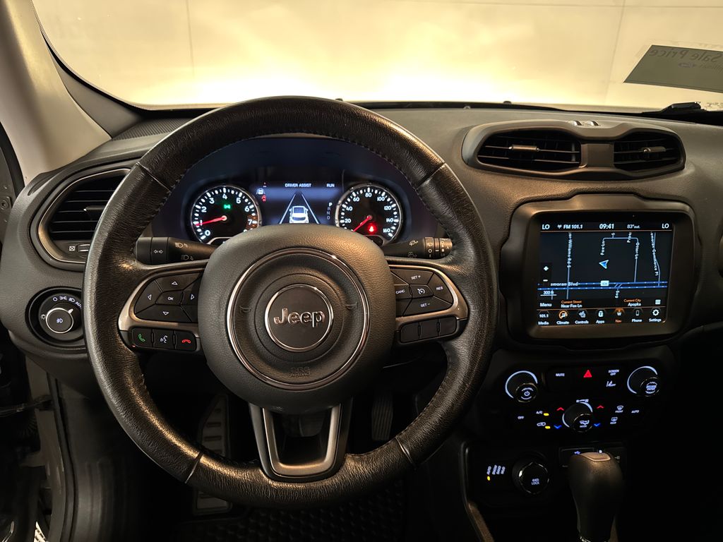Certified Used 2022 Gray Jeep Latitude image 6