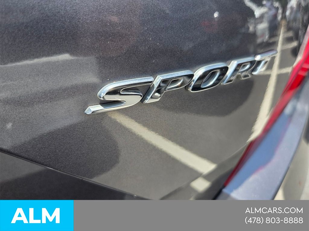 Used 2019  Honda Sport image 8