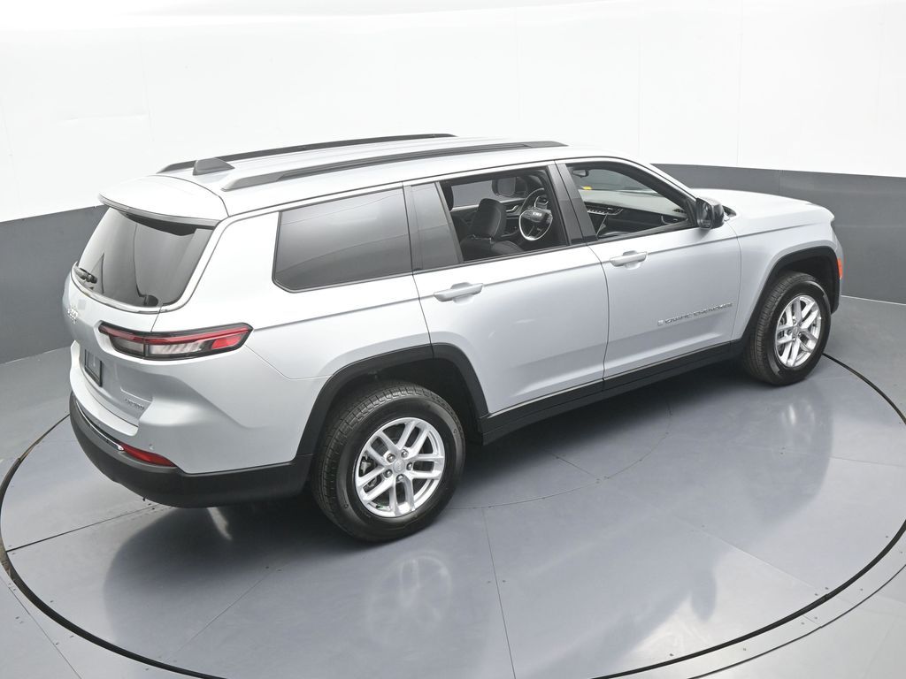 Used 2024 Silver Zynith Jeep Laredo image 53