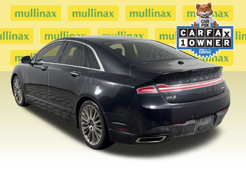 Used 2013 Black Lincoln Base image 11