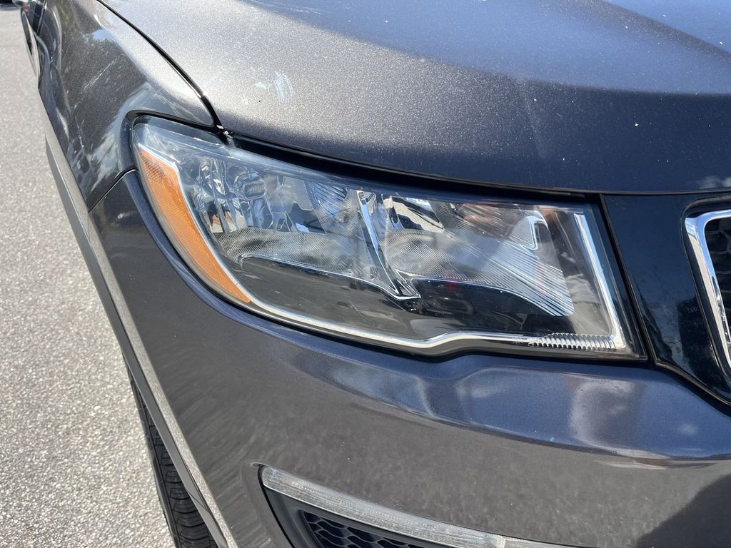 2018 Jeep Compass Sport 10