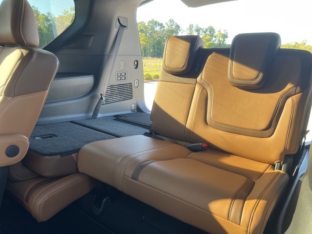 2025 Aspen White Tricoat Nissan Armada SL RWD SUV