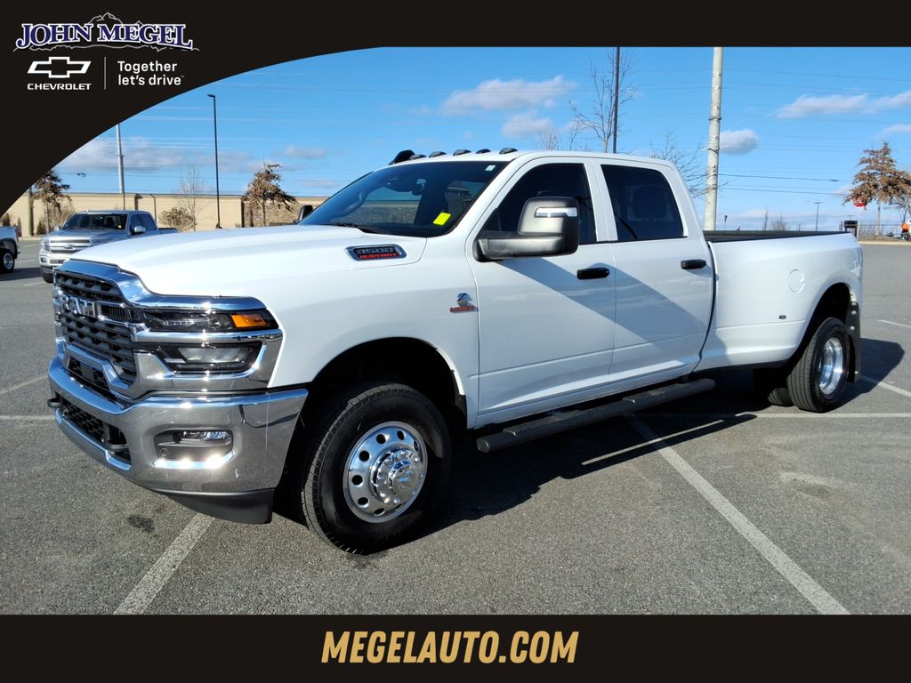 2026 RAM 3500 Tradesman Crew Cab LB DRW 4WD