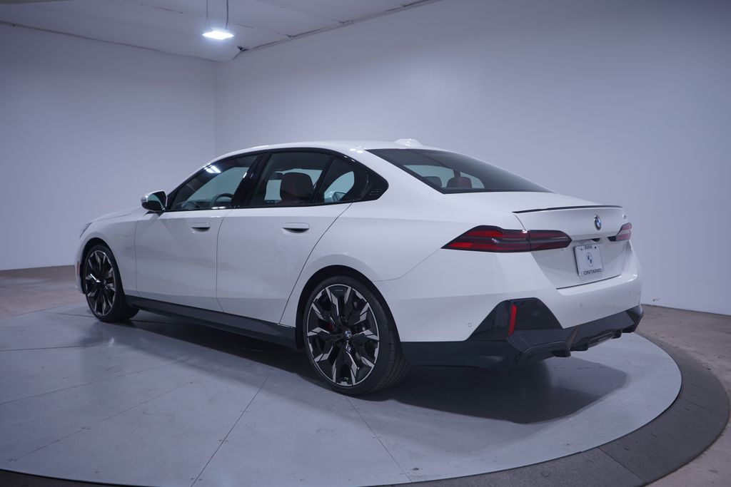 Thumbnail: 2025 BMW 5 Series - 3