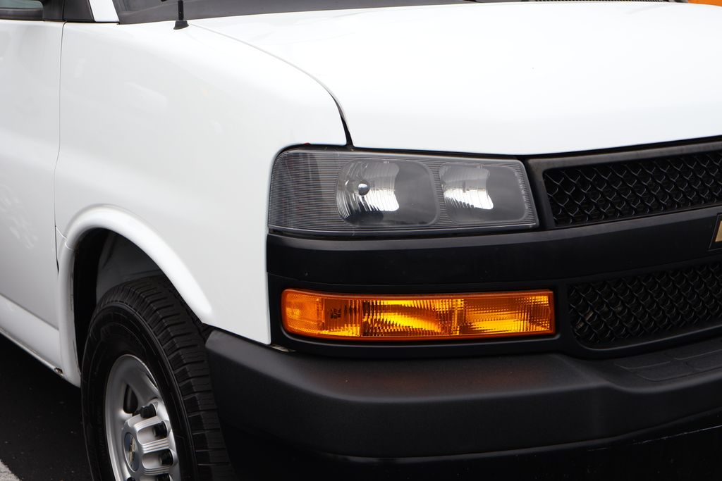 Thumbnail: 2021 Chevrolet Express - 4