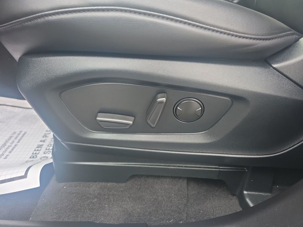 Certified Used 2024 Blue Ford XLT image 19