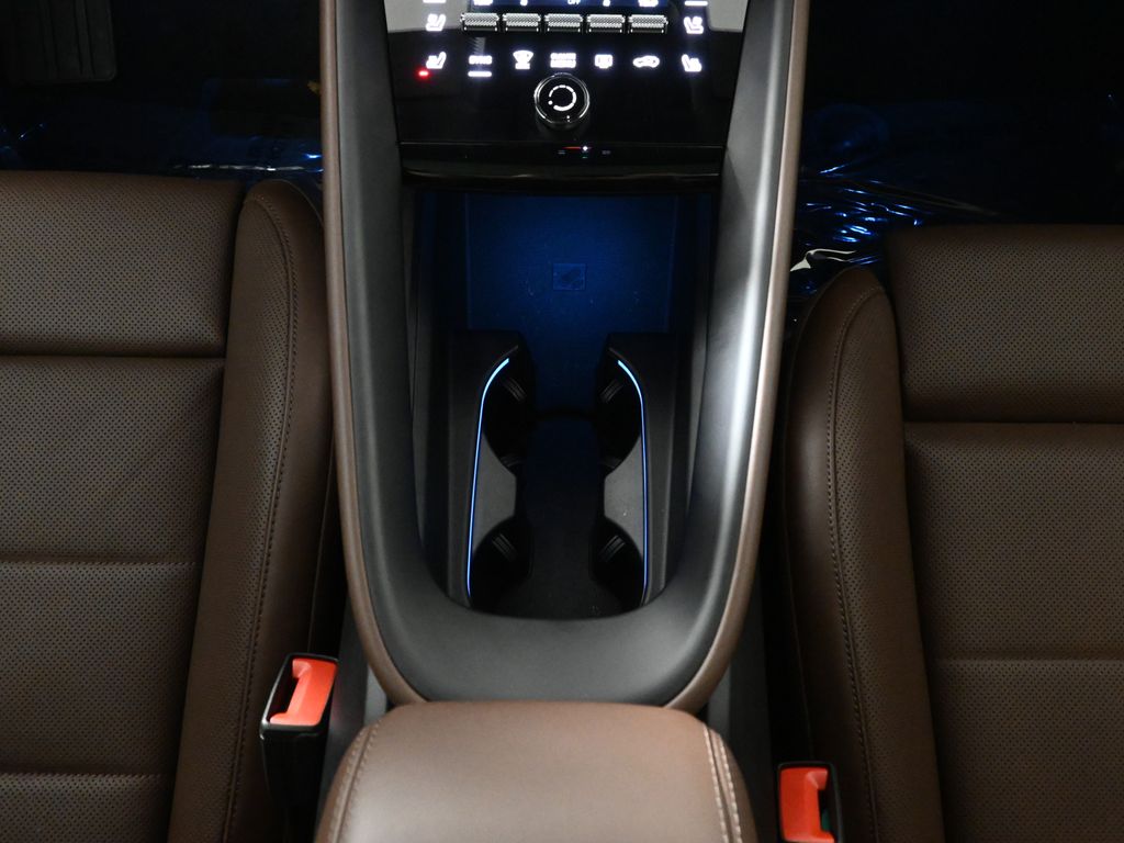 Thumbnail: 2025 Porsche Macan - 26