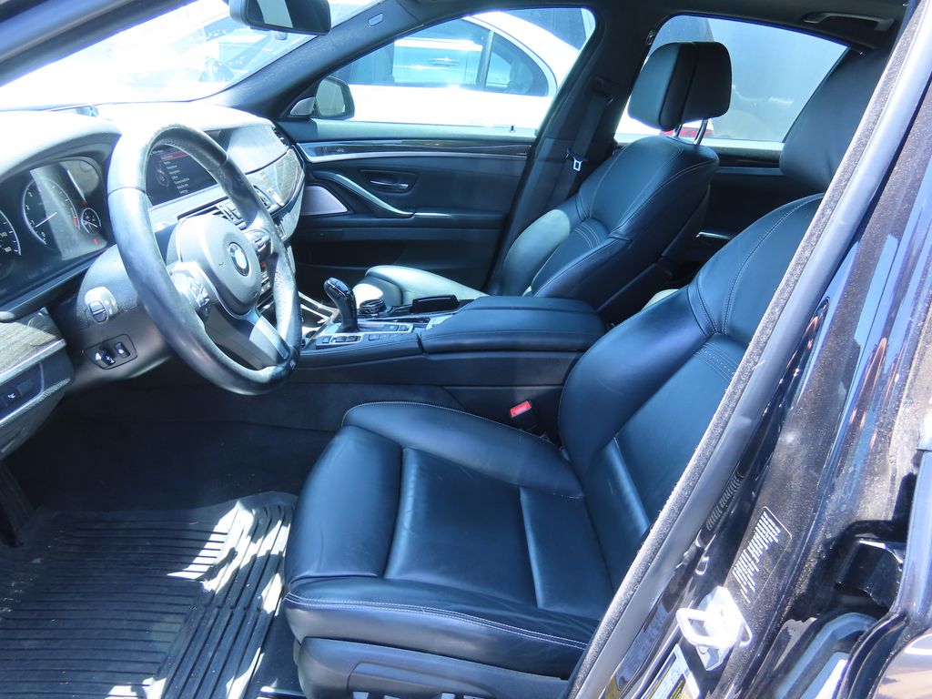 2016 BMW 5 Series 550i xDrive 10