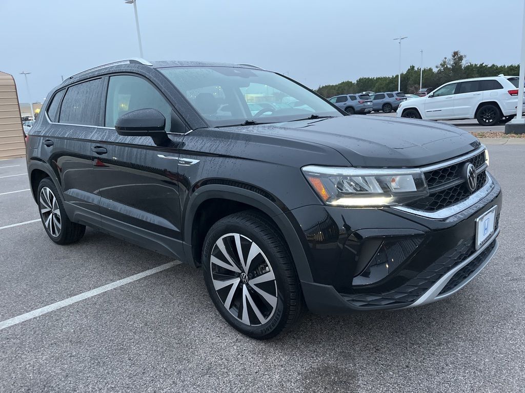 Thumbnail: 2024 Volkswagen Taos - 3