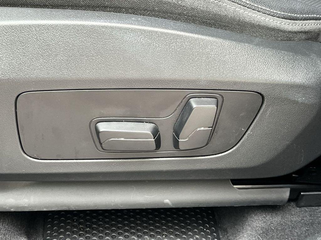 Thumbnail: 2023 BMW X1 - 12