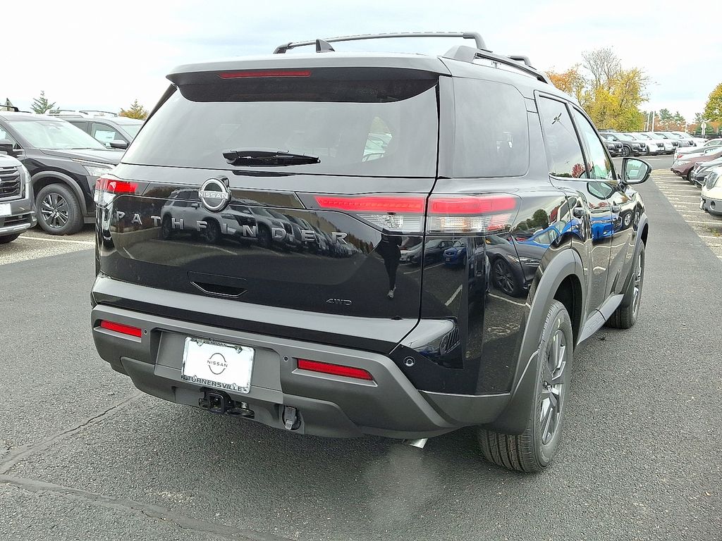 Thumbnail: 2025 Nissan Pathfinder - 5