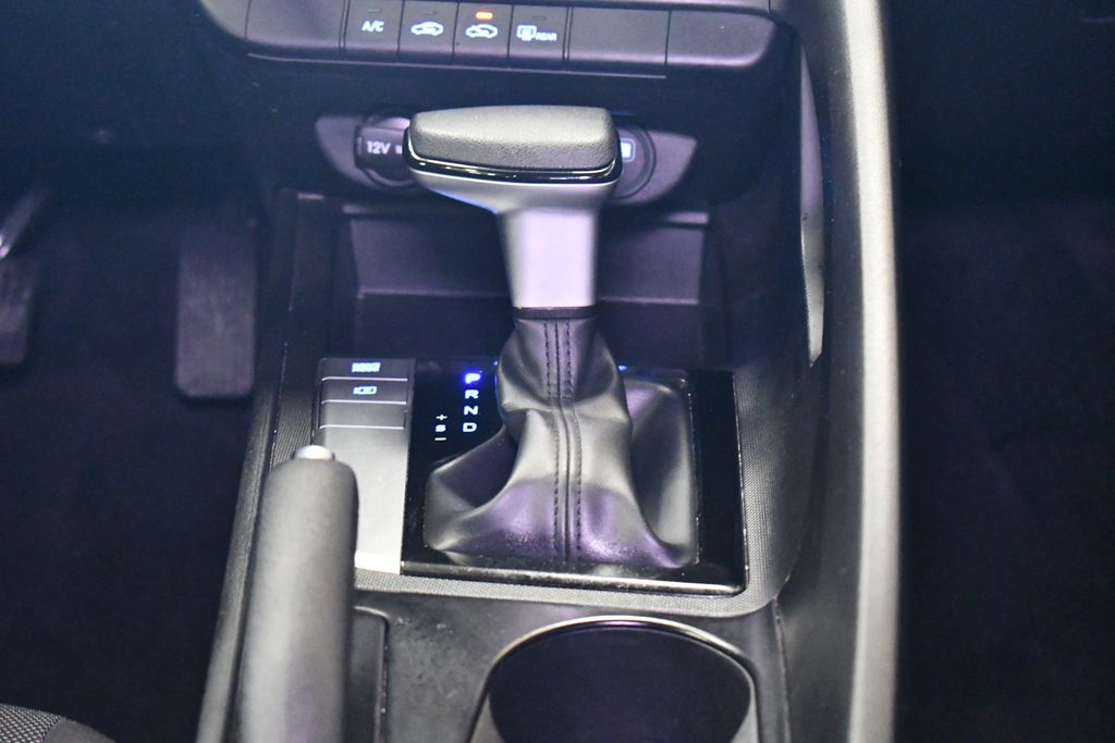 Thumbnail: 2021 Hyundai Elantra - 18