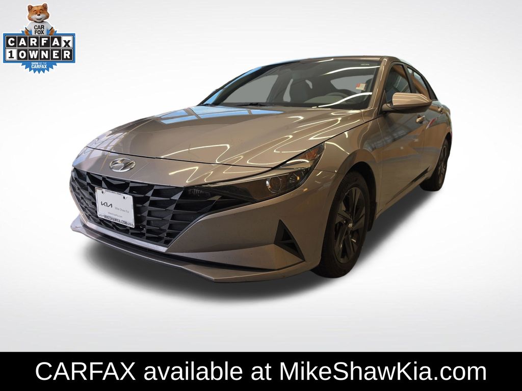 2022 Hyundai Elantra SEL FWD