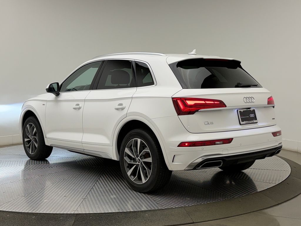 Thumbnail: 2023 Audi Q5 - 6