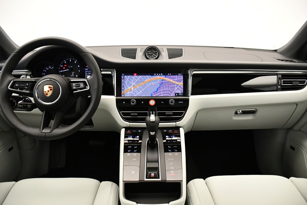 Thumbnail: 2025 Porsche Macan - 24