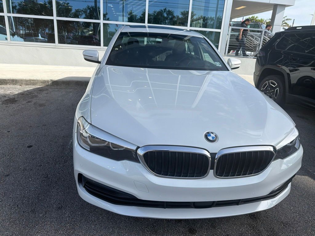 Used 2019 White Metallic BMW 540i xDrive image 10