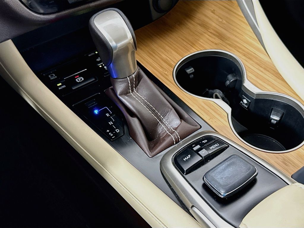 Thumbnail: 2019 Lexus RX - 17
