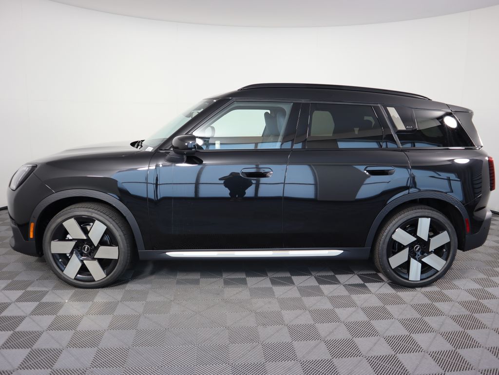 2025 MINI Cooper Countryman Iconic 8